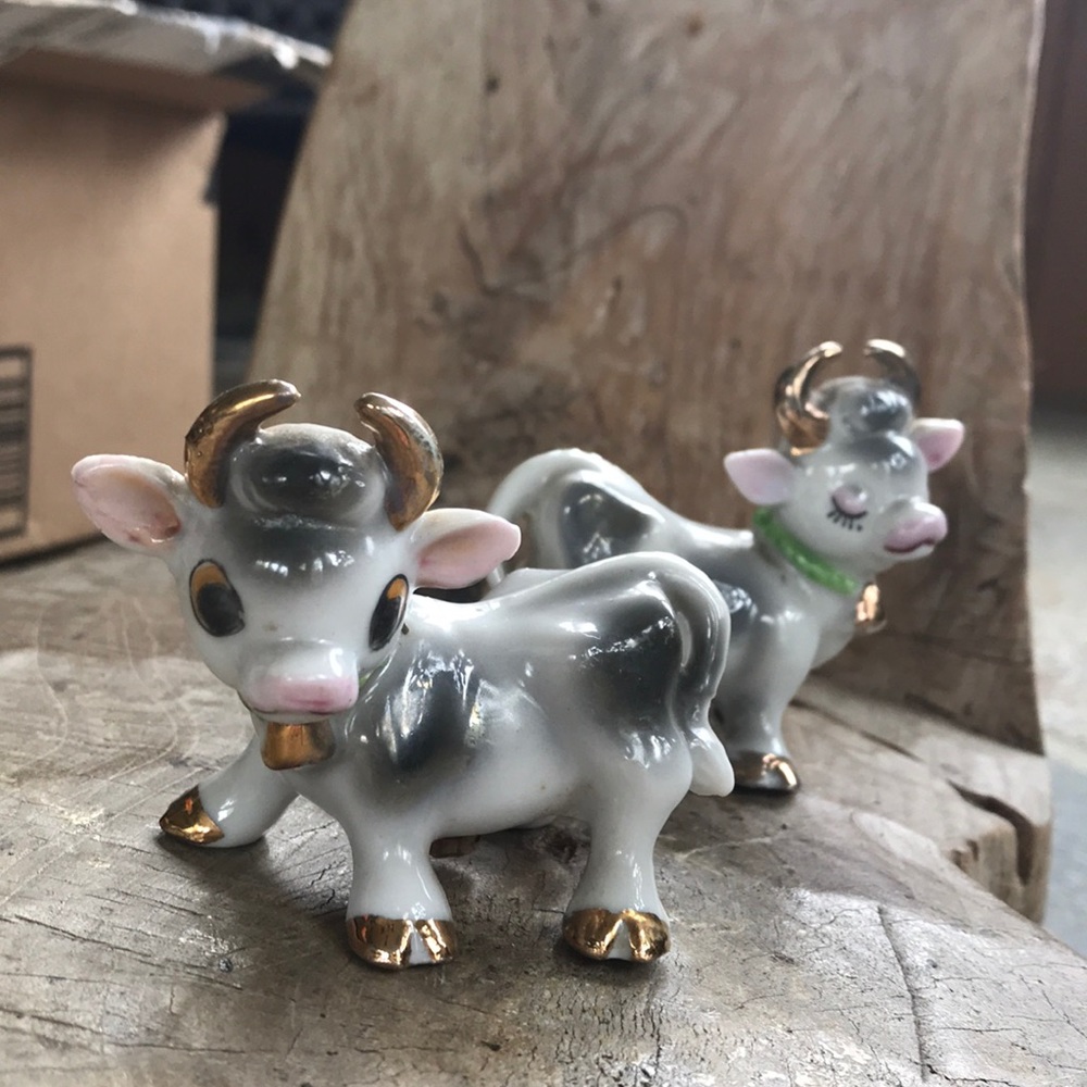 Vintage salt and pepper shakers